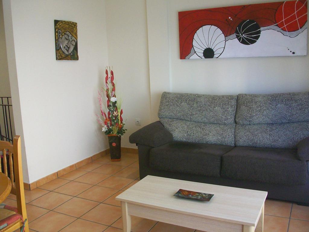Apartamentos Par Tres - Oliva Nova Room photo
