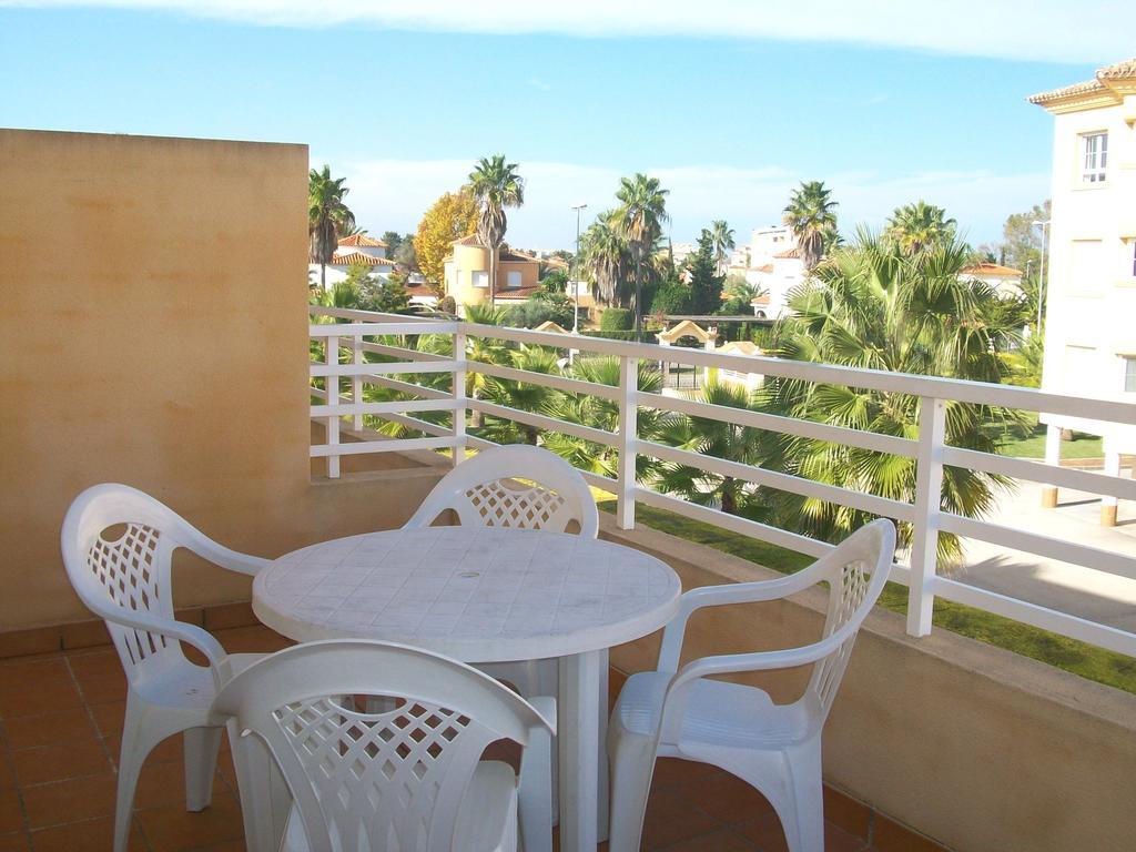 Apartamentos Par Tres - Oliva Nova Room photo